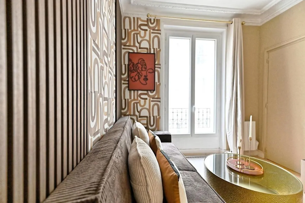 Beautiful Bright Apartment In Paris France