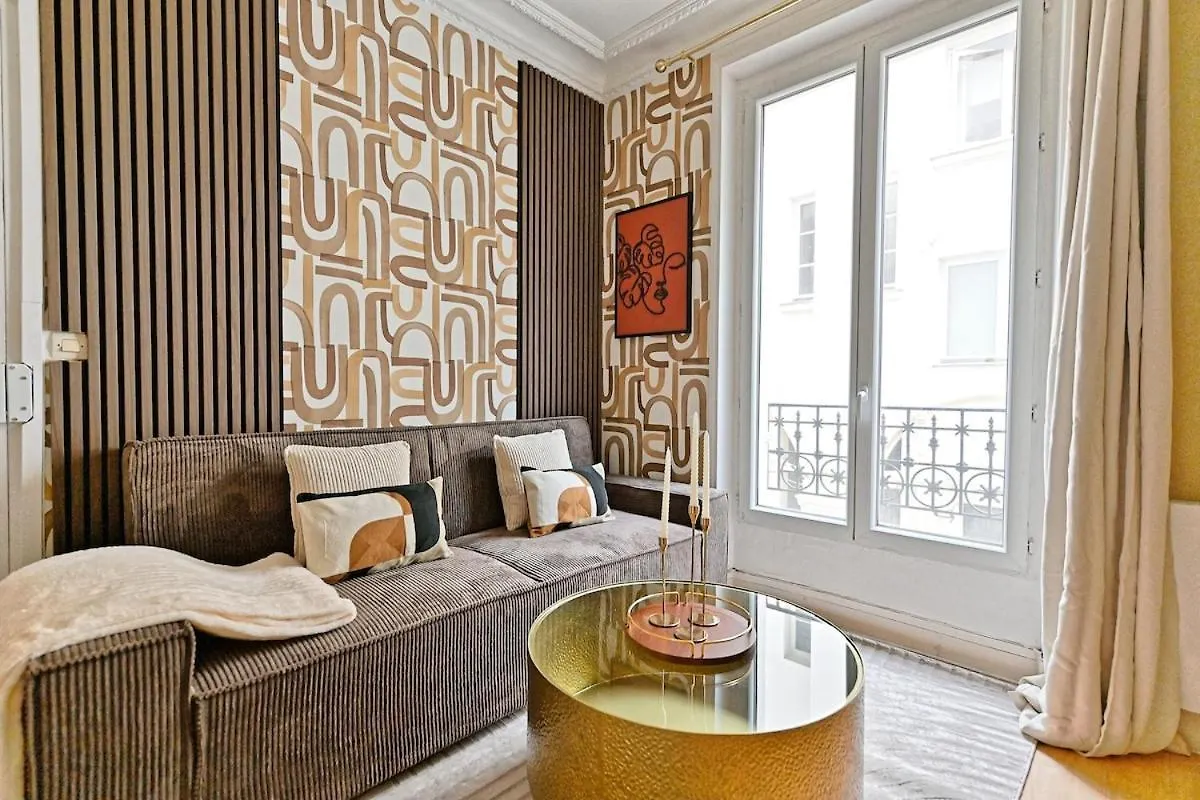 Beautiful Bright Apartment In Paris 0*,