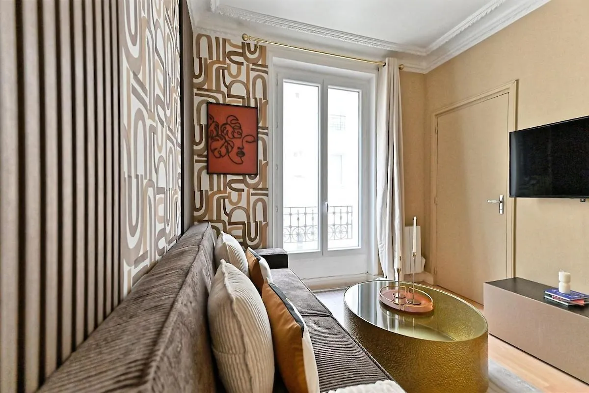 Beautiful Bright Apartment In Paris 0*,