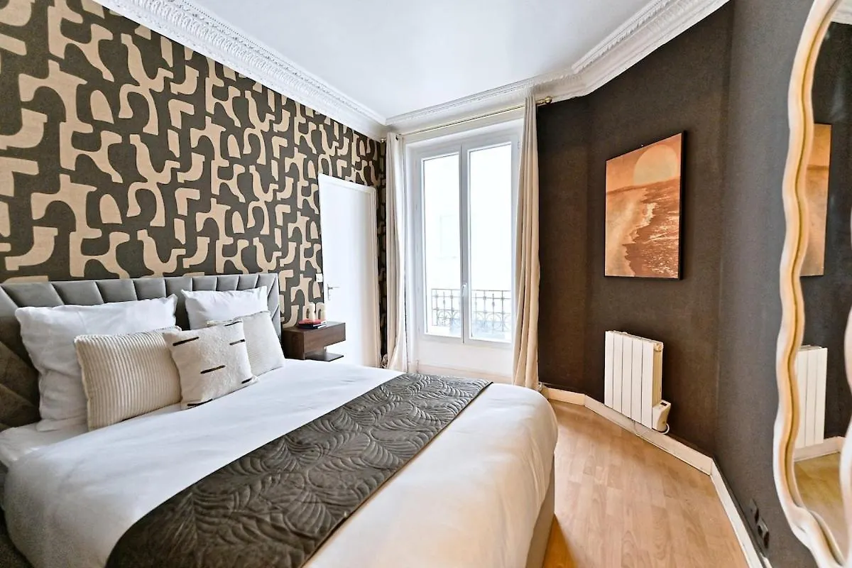 Beautiful Bright Apartment In Paris