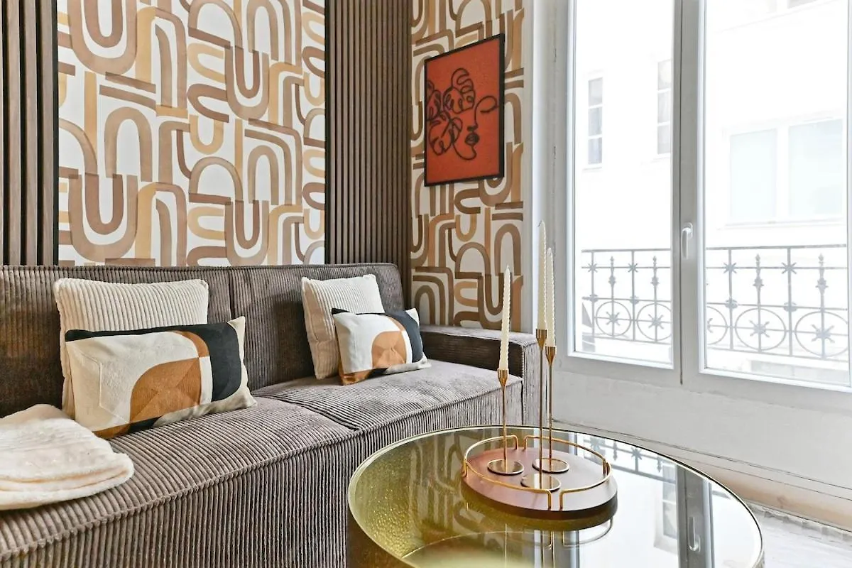 Beautiful Bright Apartment In Paris